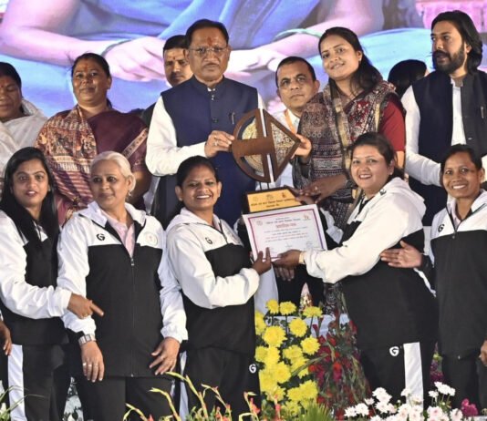 रायपुर : विशेष लेख नई उड़ान नया क्षितिज छत्तीसगढ़ में महतारियों के सशक्तिकरण की कहानी…