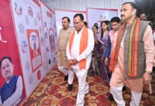 रायपुर : छायाचित्र प्रदर्शनी ने लोगों को किया आकृष्ट कैबिनेट मंत्री सहित जनप्रतिनिधियों ने किया अवलोकन व खिंचवाई सामूहिक फोटो…