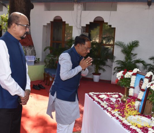 रायपुर : उप राष्ट्रपति राज्यपाल एवं मुख्यमंत्री ने भारत रत्न डॉ. भूपेन हजारिका की पुण्यतिथि पर उन्हें किया नमन…