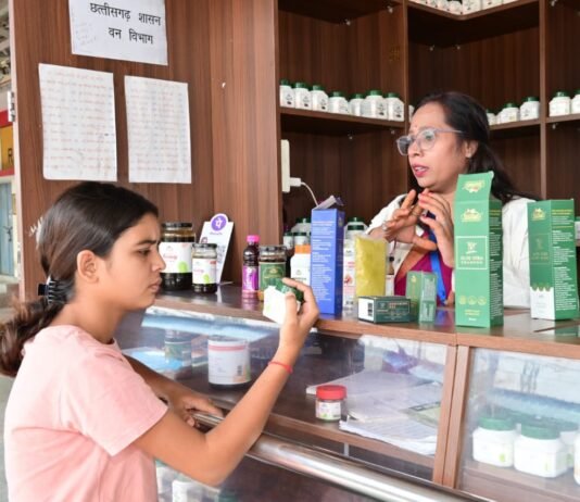 राजनांदगांव: एक स्टेशन एक उत्पाद को जिले में मिल रहा अच्छा प्रतिसाद…