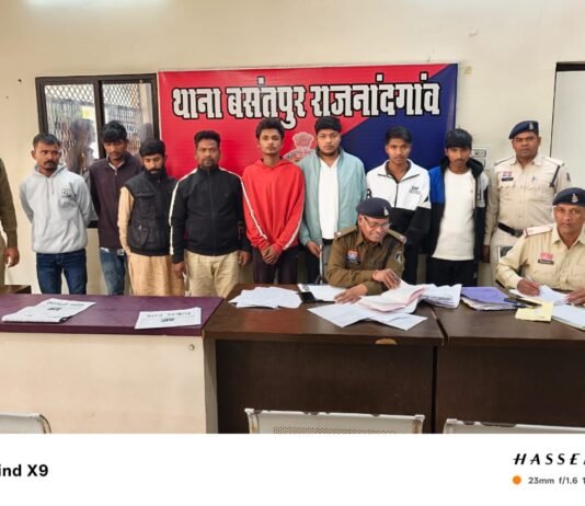 राजनांदगांव: 12 असामाजिक तत्व गिरफ्तार चाकू शराब व हंगामे पर कड़ी कार्रवाई…