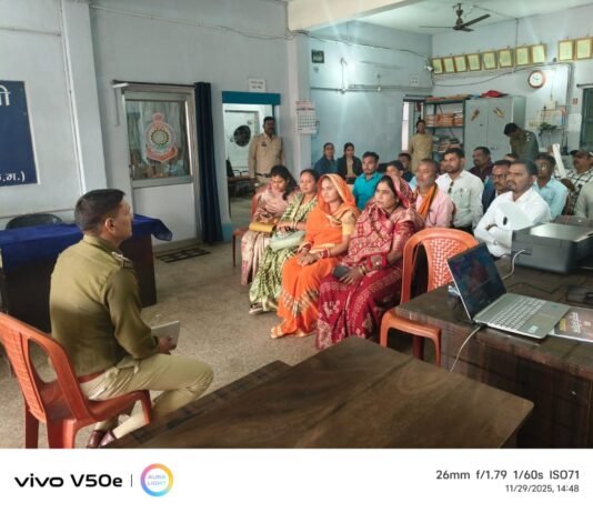 राजनांदगांव: सोमनी थाना में लिया गया ग्राम संरपंचों की बैठक…