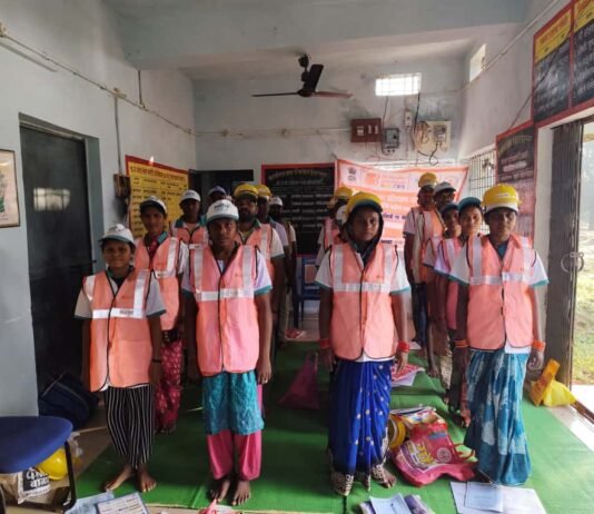 मोहला: ग्राम पंचायत देवरसुर में 30 दिवसीय राजमिस्त्री प्रशिक्षण कार्यक्रम का शुभारंभ…