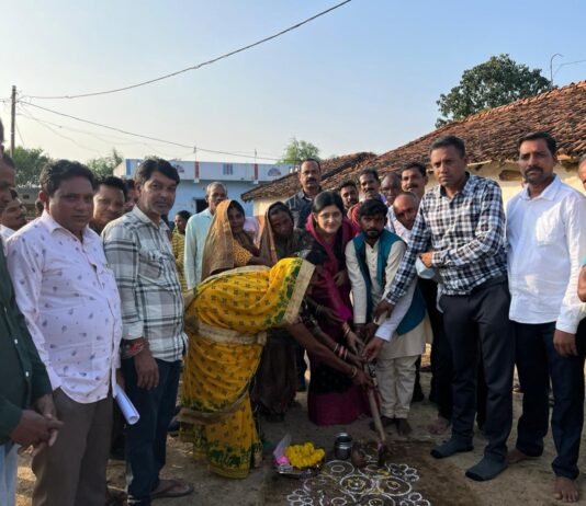 डोंगरगढ़:विधायक हर्षिता स्वामी बघेल ने मुहडबरी में चेकर टाइल्स कार्य का किए भूमि पूजन…