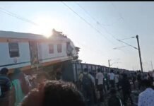 बिलासपुर: सिग्नल तोड़ने से हुआ हादसा बिलासपुर में MEMU पैसेंजर ट्रेन मालगाड़ी से टकराई…