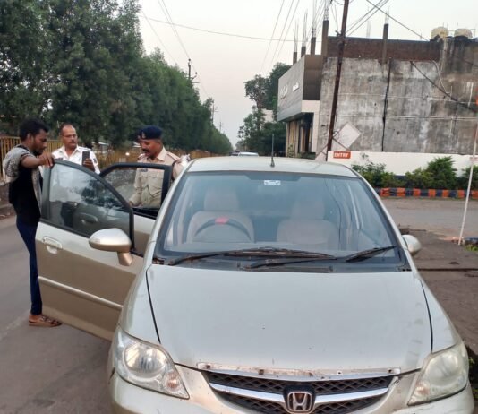 राजनांदगांव: यातायात पुलिस द्वारा काला शीशा लगे वाहनों पर कार्यवाही किया गया…