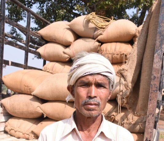 राजनांदगांव: धान खरीदी केन्द्रों में किसानों को सुविधाएं उपलब्ध कराने के लिए प्रदेश के मुखिया विष्णु देव साय को दिया धन्यवाद…