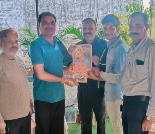 राजनांदगाव: महापौर मधुसूदन से मिलकर संघ ने किया व्यापक गृह संपर्क अभियान का शुभारंभ…