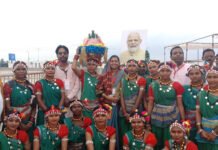 राजनांदगांव:छत्तीसगढ़ स्थापना दिवस पर प्रधानमंत्री मोदी के कार्यक्रम में शामिल हुईं पूर्व जिला पंचायत अध्यक्ष गीता घासी साहू…