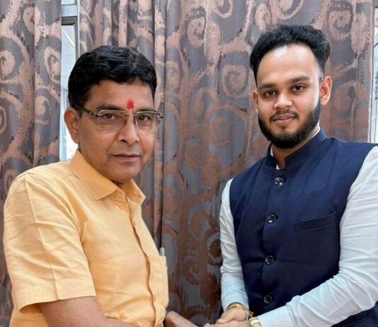 राजनांदगांव: दक्ष वैद्य ने उच्च शिक्षा मंत्री वर्मा से की विद्यार्थियों के लिए आर्थिक सहयोग की मांग…