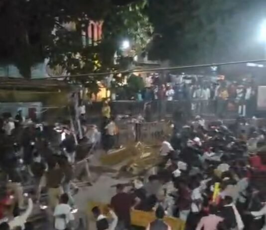 खैरागढ़ जिले में सीमेंट खदान परियोजना का विरोध, किसान सड़क पर उतरे…