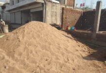 राजनांदगांव : लखोली बैगापारा के सडक में रेत गिट्टी का ढेर, मलमा मण्डप के तहत 2 हजार रूपये जुर्माना…