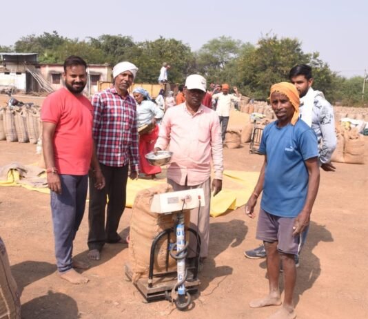 राजनांदगांव में 7.50 करोड़ रुपये का अवैध धान जब्त, खाद्य निरीक्षक निलंबित…