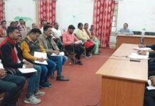 राजनांदगांव: स्वास्थ्य विभाग की बैठक में आयुक्त ने सफाई दरोगा वार्ड प्रभारियों से वार्डो में निधारित समय तक सफाई करने एवं सफाई मंेसुधार करने के दिये निर्देश…