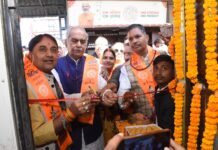 राजनांदगांव: अयोध्या धाम के लिए 665 तीर्थ यात्रियों की विशेष ट्रेन रवाना, नीलू शर्मा ने दिखाई हरी झंडी…