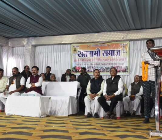 राजनांदगांव: विधानसभा अध्यक्ष मिनीमाता बाजार चौक सोमनी में गुरू घासीदास बाबा जयंती कार्यक्रम में हुए शामिल…