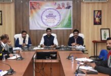 राजनांदगांव: कलेक्टर ने धान खरीदी के मद्देनजर ग्रामीण कृषि विस्तार अधिकारियों, पटवारियों, समिति प्रबंधकों एवं डाटा एण्ट्री ऑपरेटर की ली बैठक…