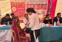 राजनांदगांव: सुशासन सप्ताह – प्रशासन गांव की ओर के तहत ग्राम मडियान में शिविर आयोजित…