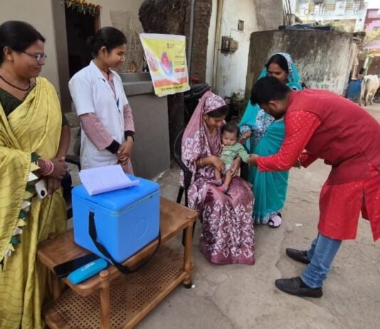 राजनांदगांव: जनस्वास्थ्य के प्रति प्रतिबद्धता का संदेश,बच्चों को पिलाई गई पोलियो ड्रॉप…