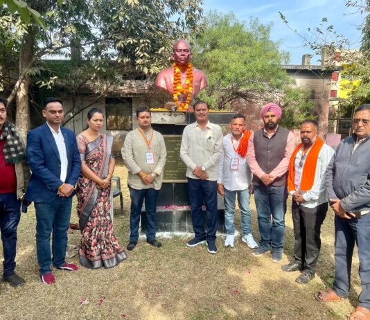 राजनांदगांव: ठा.प्यारेलाल सिंह की जयंती, महापौर ने किया माल्यार्पण…