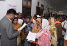 राजनांदगांव : कलेक्टर ने जनदर्शन में पहुंचे जनसामान्य की समस्याओं को गंभीरतापूर्वक सुना…