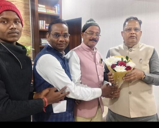 बिलासपुर: छत्तीसगढ़ प्रदेश शिक्षक संघ ने अमर अग्रवाल से की मुलाकात शिक्षा विभाग से जुड़े मुद्दों पर हुई चर्चा…