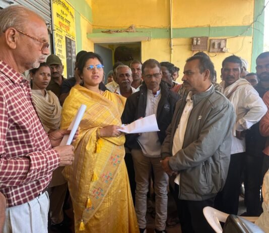 राजनांदगांव: डोंगरगढ़ विधायक हर्षिता स्वामी बघेल ने धान खरीदी केंद्रों का किया निरीक्षण किसानों से की चर्चा…