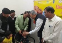 राजनांदगांव: विधानसभा अध्यक्ष डॉ. रमन सिंह ने बच्चों को पोलियो की दवा पिलाकर सघन पल्स पोलियो अभियान का किया शुभारंभ…