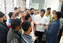 राजनांदगांव: कांग्रेस ने जिला कार्यालय में हल्ला बोला राशन में कटौती को लेकर खाद्य अधिकारी को घेरा…