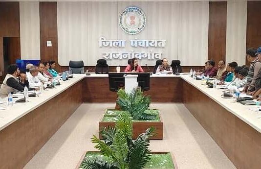 राजनांदगांव: सीईओ जिला पंचायत ने की विभागीय योजना अंतर्गत पंचायतों में निर्माणाधीन कार्यों की समीक्षा…
