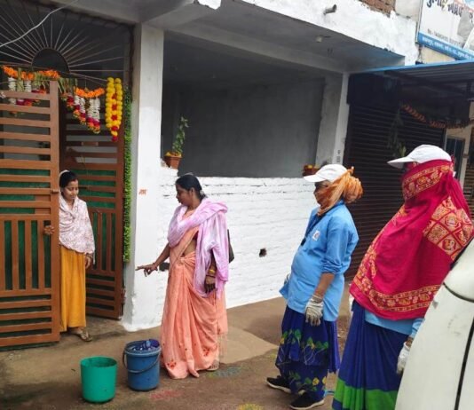 राजनांदगांव: नगर पालिक निगम द्वारा डोर टू डोर स्वच्छता कार्य करने वाली स्वच्छता दीदीयों को अक्टूबर एवं नवम्बर माह में कुल 63 लाख 83 हजार 692 रूपए का किया गया भुगतान…