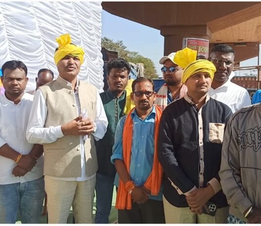 राजनांदगांव: शहीद वीर नारायण सिह के बलिदान दिवस पर फरहद चौक में कार्यक्रम आयोजित…