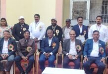 राजनांदगांव: क्षेत्रीय प्रशासनिक भवन में कार्यपालक निदेशक शिरीष सेलट ने फहराया तिरंगा…