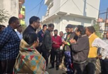 राजनांदगांव: महापौर सुबह आयुक्त, निगम अध्यक्ष एवं निगम पदाधिकारियो के साथ शिक्षक नगर एवं नेहरू नगर में किये पैदल भ्रमण…