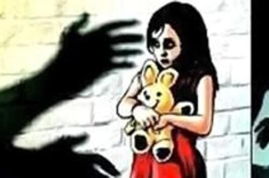चॉकलेट का लालच देकर 9 साल की मासूम से दुष्कर्म, 55 वर्षीय आरोपी गिरफ्तार…