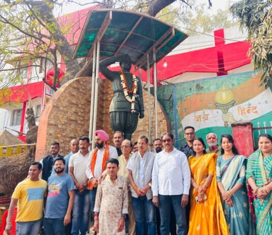 राजनांदगांव: सुभाष द्वार में नेताजी सुभाष चंद्र बोस की जयंती मनाई गई…
