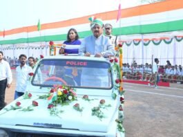 बेमेतरा जिले में सांसद विजय बघेल ने फहराया राष्ट्रीय ध्वज…