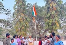 गणतंत्र दिवस पर छत्तीसगढ़ राज्य खाद्य आयोग के अध्यक्ष शर्मा ने किया ध्वजारोहण…