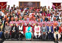 राष्ट्रपति भवन में छत्तीसगढ़ की झांकी कलाकारों का सम्मान…