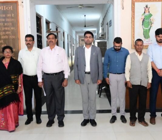 राजनांदगांव: भारत के स्वतंत्रता संग्राम के अमर शहीदों को मौन धारण कर दी गई श्रद्धाजंलि…