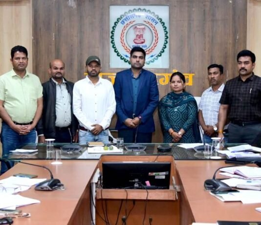 राजनांदगांव : वास्तविक किसान के शुद्ध धान की खरीदी करने के लिए सभी ईमानदारी एवं प्रतिबद्धतापूर्वक करें कार्य – कलेक्टर…