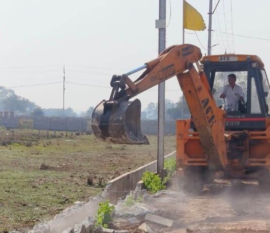 राजनांदगांव: बजरंगपुर नवागांव क्षेत्र के अवैध कॉलोनी पर जिला प्रशासन ने चलाया बुलडोजर…