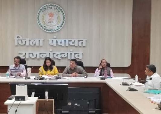 राजनांदगांव: सीईओ जिला पंचायत ने पंचायत एवं ग्रामीण विकास विभाग द्वारा संचालित योजनाओं एवं विकास कार्यों के प्रगति की समीक्षा…