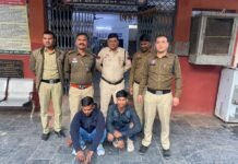 राजनांदगांव: घर में घुसकर मारपीट व धमकी देने वाले दो आरोपी गिरफ्तार हथियार जब्त…