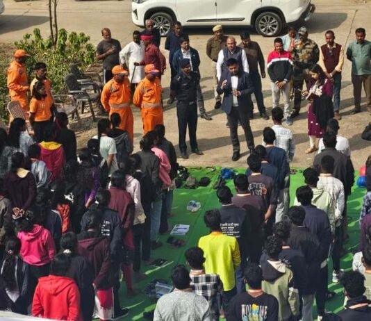 राजनांदगांव: कलेक्टर ने आरसेटी बरगा पहुंचकर आपदा मित्र प्रशिक्षणार्थियों से मुलाकात की…