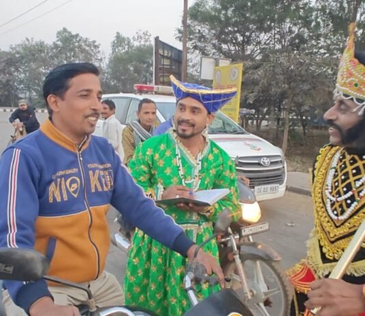 राजनांदगांव : सड़क सुरक्षा माह में नाटक के माध्यम से यातायात जागरूकता अभियान…
