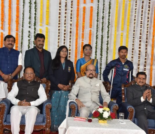 मोहला : 77 वें गणतंत्र दिवस पर लोक भवन रायपुर में जिले की प्रतिभाओं की गरिमामयी उपस्थिति…