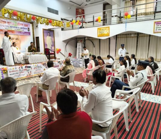 राजनांदगांव: यातायात पुलिस द्वारा ब्रम्हकुमारी परिसर में यातायात का जनजागरूकता कार्यक्रम आयोजित किया गया…