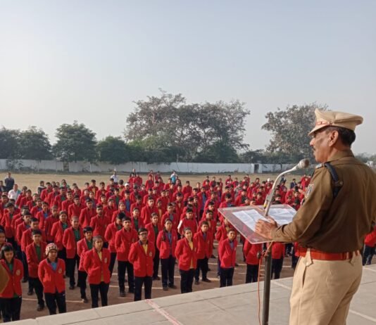 राजनांदगांव: सड़क सुरक्षा माह के सातवे दिन यातायात पुलिस द्वारा युगान्तर पब्लिक स्कूल में सड़क सुरक्षा जागरूकता कार्यक्रम आयोजित…