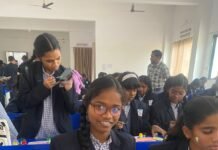 राजनांदगांव: स्टोन आर्ट गतिविधि में प्रयास आवासीय विद्यालय के बच्चों ने पत्थरों को रंगकर पर अपनी कला को उकेरा…